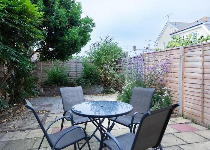 Tankerton Town House, 1 Parking Space, 150M Beach
