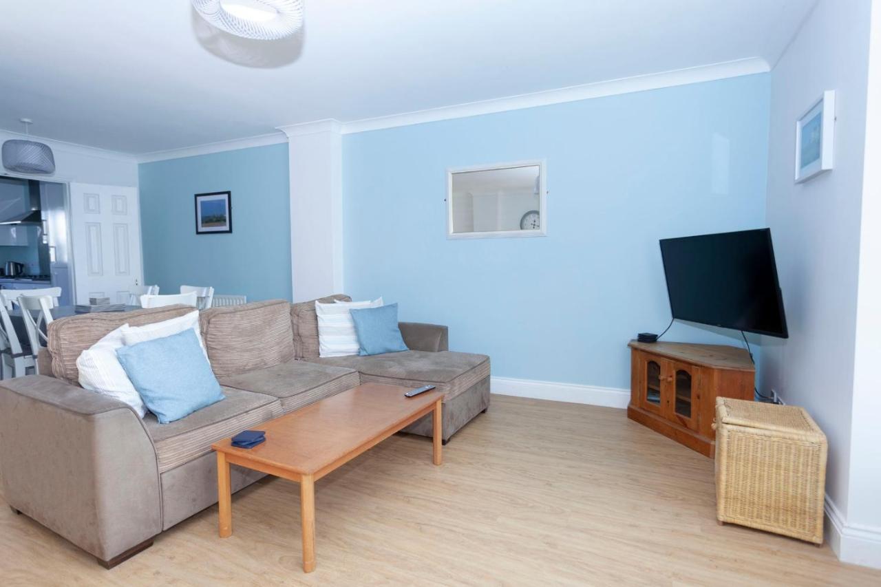 Tankerton Town House, 1 Parking Space, 150m *