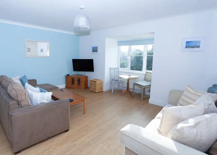 Tankerton Town House, 1 Parking Space, 150M Beach